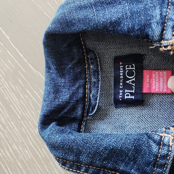 Like new toddler Jean jacket - Picture 4 of 8